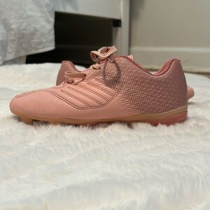 Girls soccer cleats. Size 2